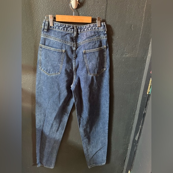 Women’s Pretty Little Thing Dark Wash Mom Jeans Size 4 - Picture 4 of 4